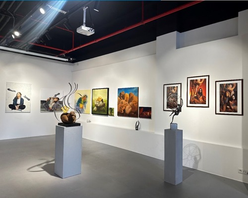 Artopol Art Gallery’de genç sanatçıların ilk eşiği