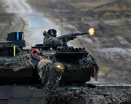 Avrupa, ABD askeri-endüstriyel kompleksinin kendi versiyonunu inşa etmek için yarışıyor