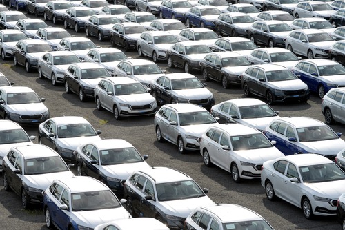 Avrupa'da yeni araç kayıtları düştü