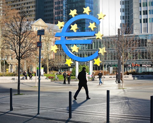 Avrupa Merkez Bankası artan enerji fiyatları nedeniyle faiz artışına hazırlanıyor