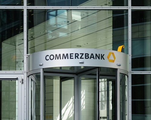 Avrupa’nın en büyük banka devralma girişiminde tansiyon yükseliyor