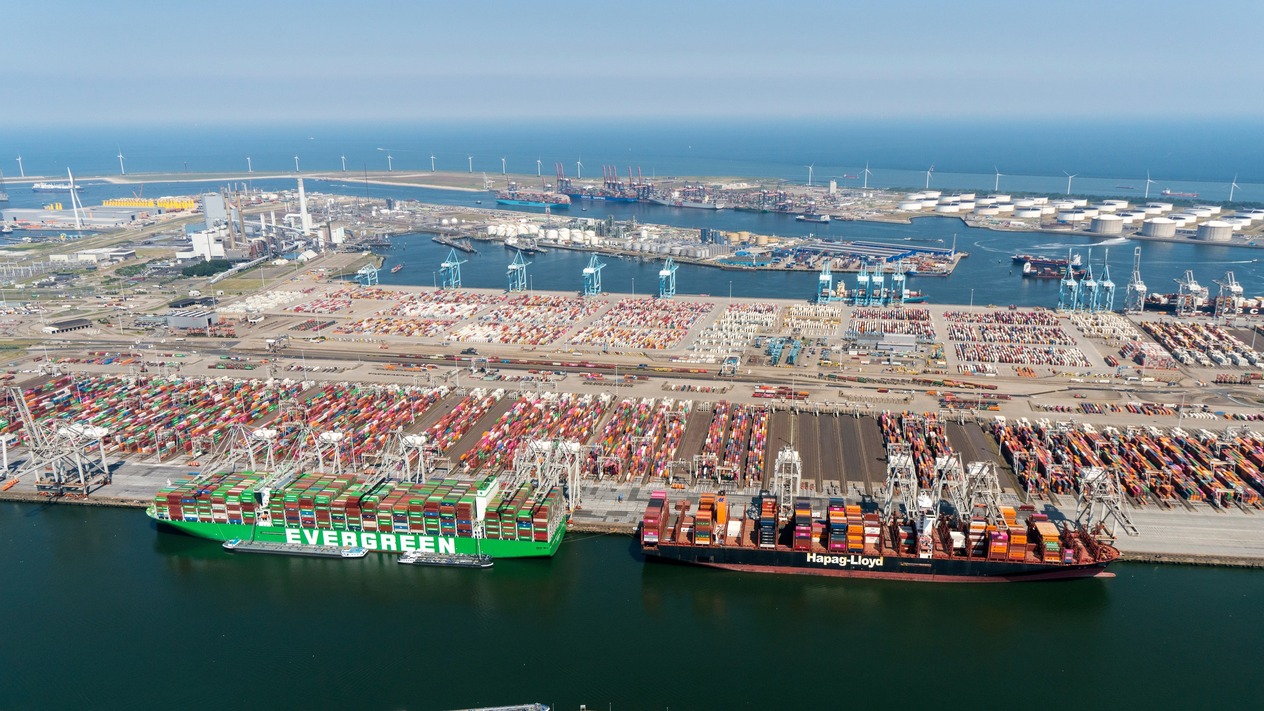 Avrupa'nın en büyük limanı Rus savaşına hazırlanıyor