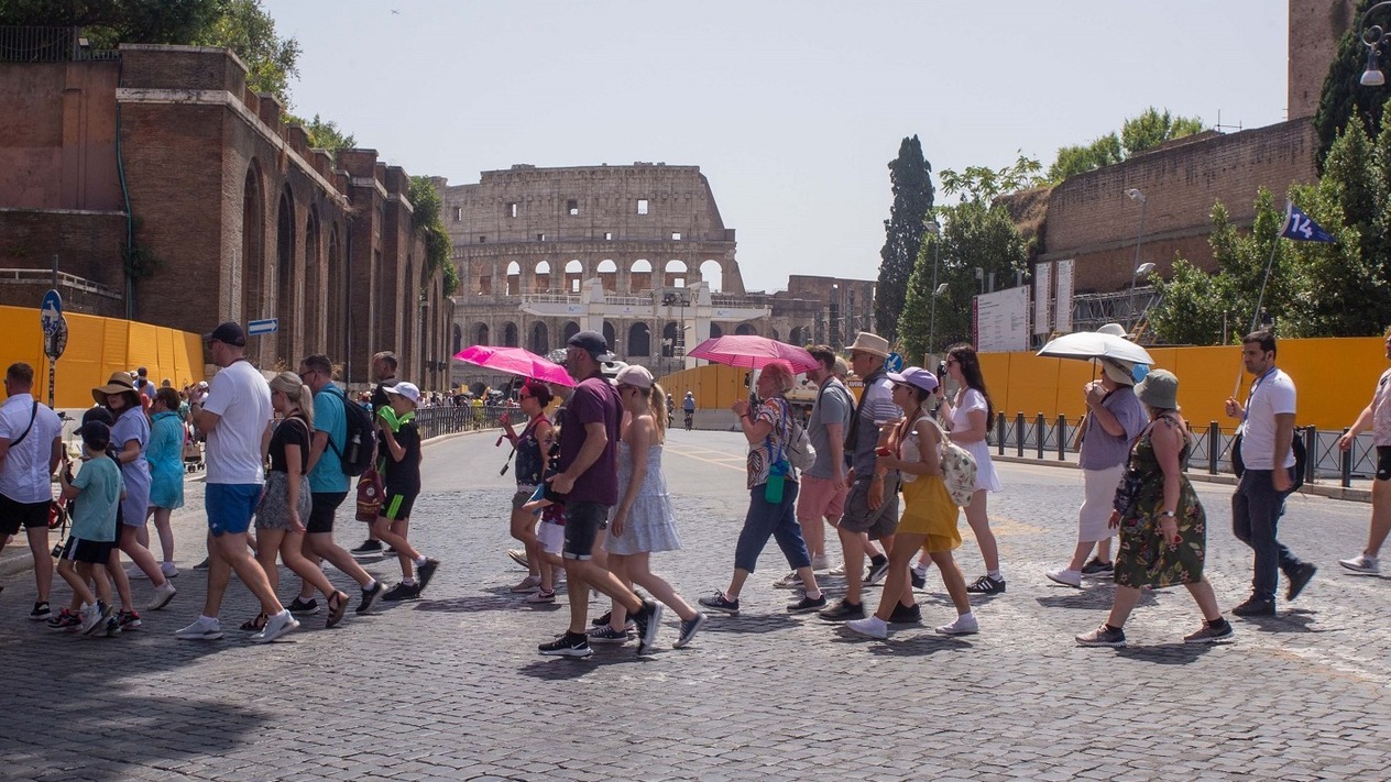 Avrupa tehlikeli bir sıcak hava dalgasıyla mücadele ediyor