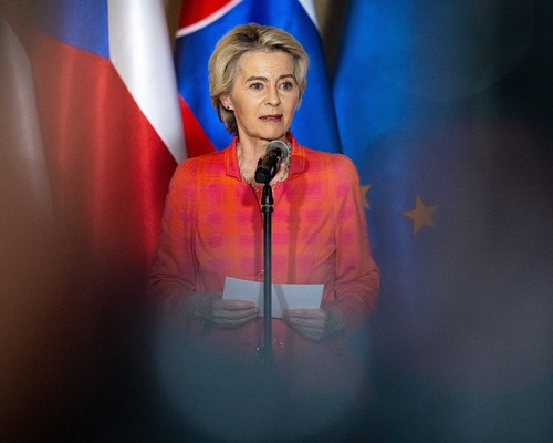 Avrupa Trump’ın gümrük tarifelerine karşı ilk hamlesini yapmaya hazır