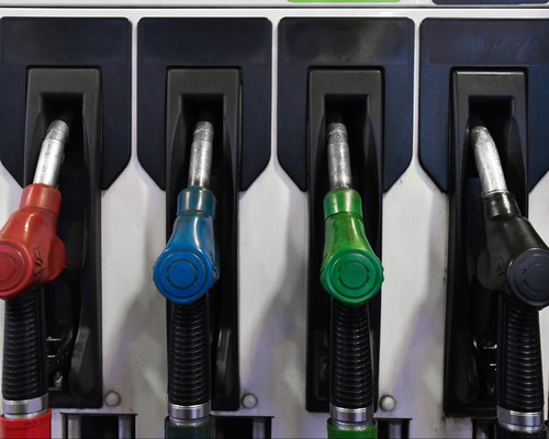 Avrupa ülkesinde sürücülere yakıt kartı desteği başladı