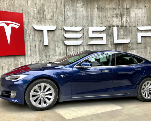 Tesla Hisseleri, Eylül 2023'ten bu yana en yüksek fiyatından kapandı