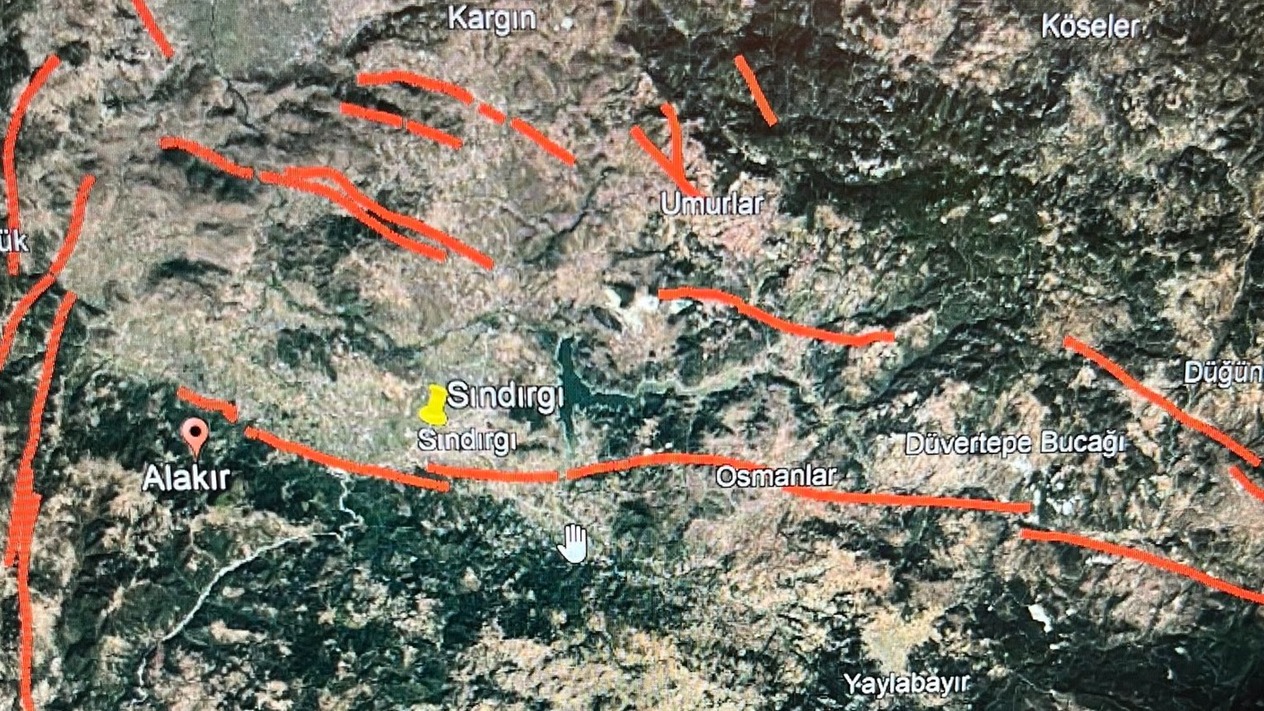 Balıkesir’de 6.1 büyüklüğünde deprem: Marmara ve Ege’de de hissedildi