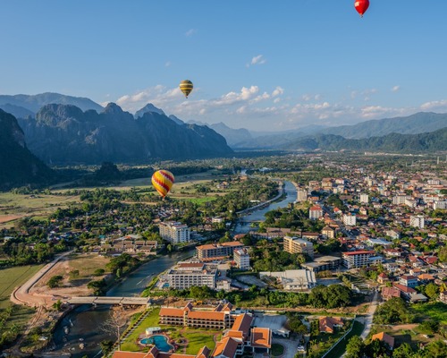 Bambu villalar, pirinç tarlaları üzerinde golf sahası: Laos'ta 700 milyon dolarlık lüks