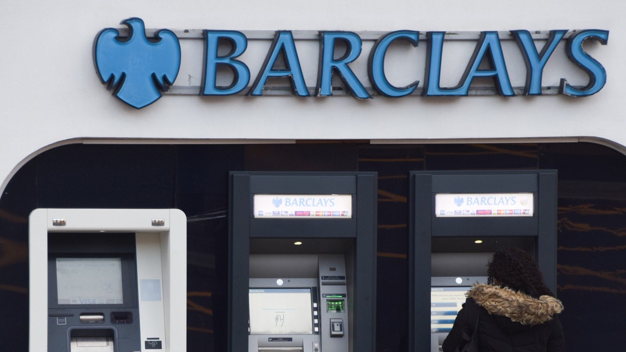Barclays, Entercard hisselerini Swedbank’e satıyor