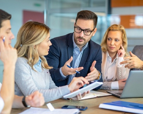 Başarılı bir iş yerinin sırrı: Orta düzey yöneticiler