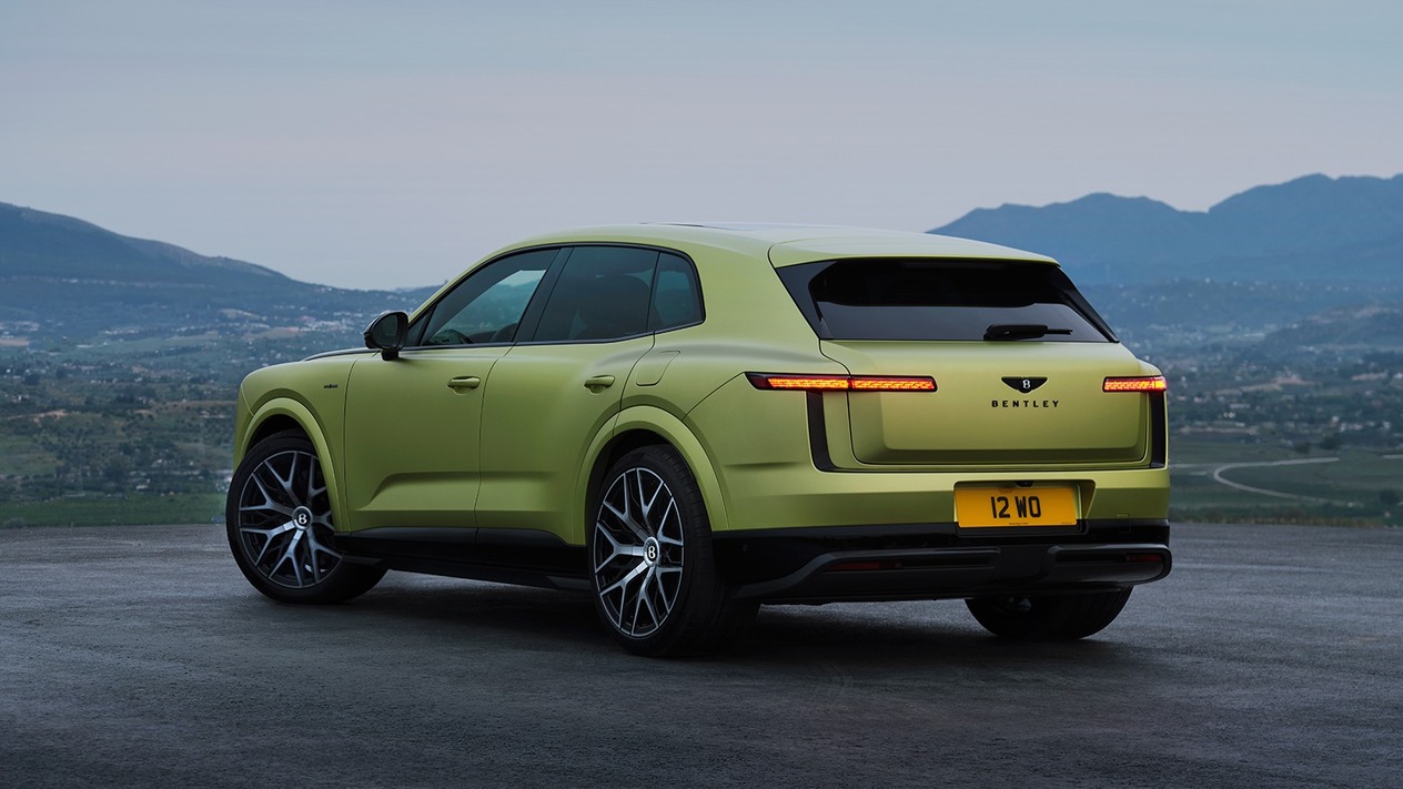 Bentley zengin müşterilerin elektrikli araçlara ilgisini test ediyor