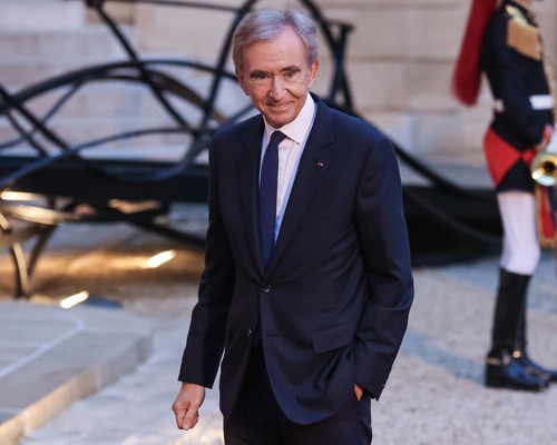 Bernard Arnault Forbes listesindeki tahtından hızla iniyor