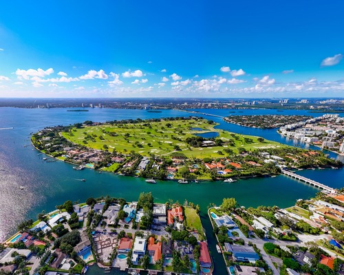 Bezos'un komşusu arsasını 200 milyon dolara satmak istiyor