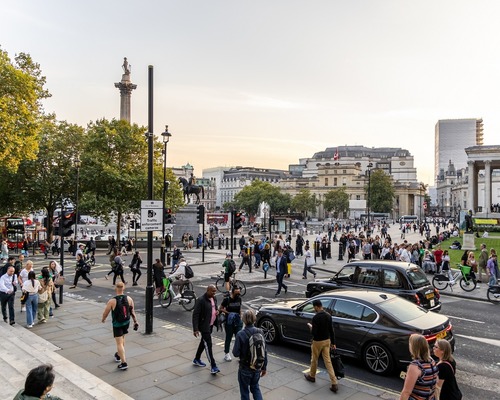 Birleşik Krallık’ta yaşlı çalışanların sayısı rekor kırarken gençler iş bulamıyor