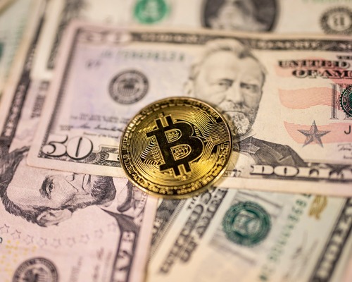 Bitcoin 122 bin doları aşarak tüm zamanların en yüksek seviyesine ulaştı