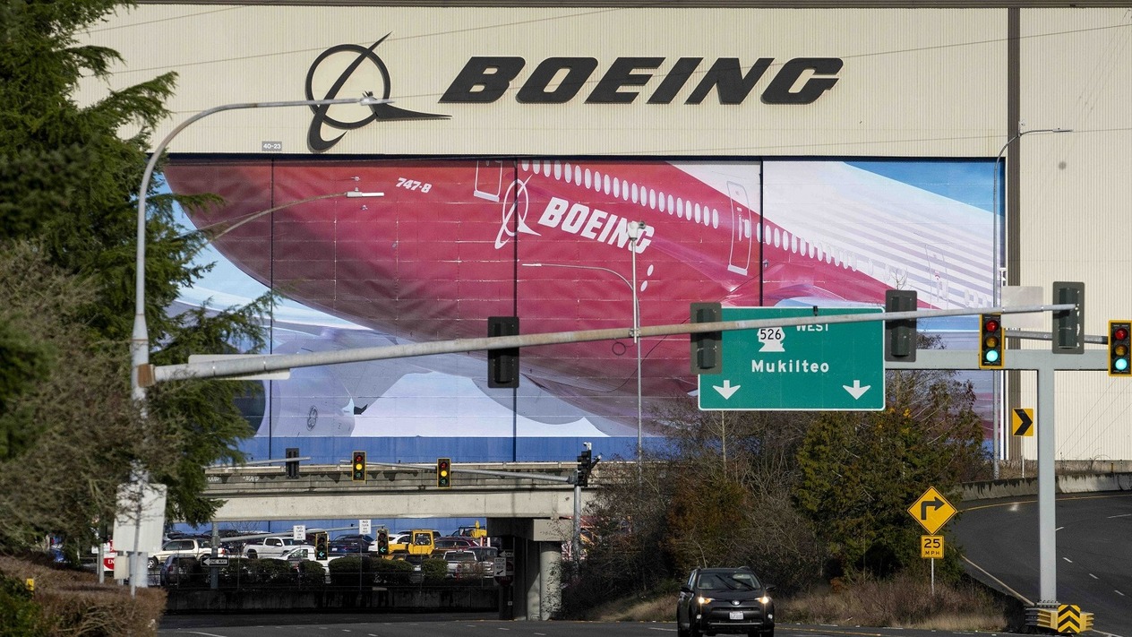 Boeing'in savunma işçileri 1996'dan beri ilk kez greve çıkıyor