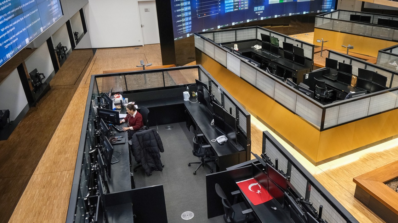 Borsa İstanbul günün ilk yarısında geriledi: Endeks yüzde 2,65 düştü