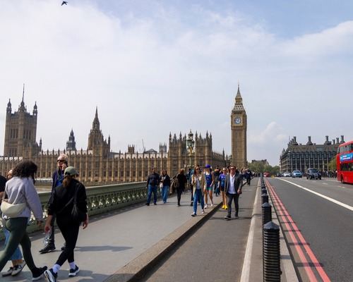 Brexit’in İngiltere ekonomisine etkisi tahminlerin iki katı