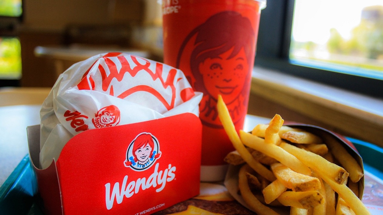Burger zincirlerinin sosyal medya atışması: Wendy’s baş tadım sorumlusu arıyor
