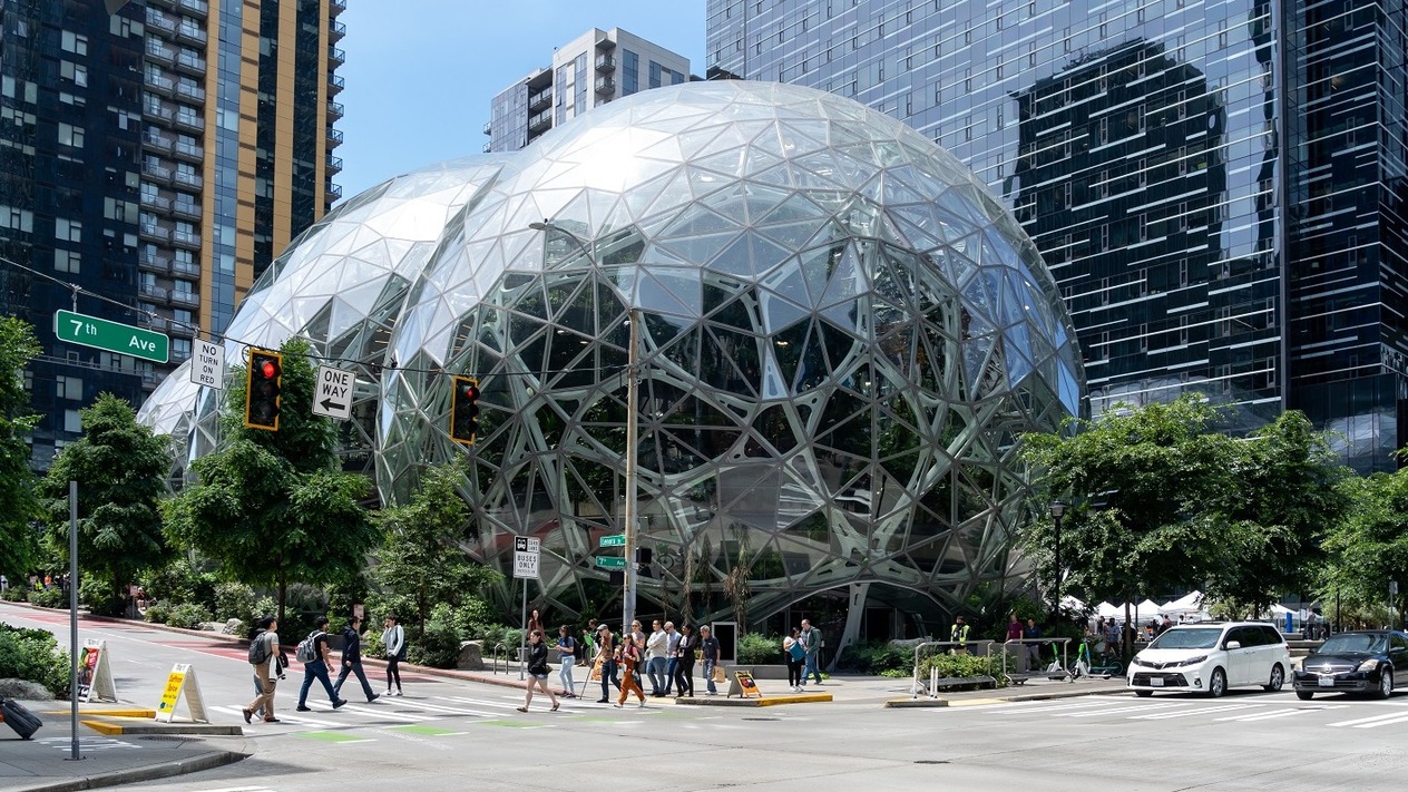 Büyük teknoloji şirketleri Trump'ın 100 bin dolarlık vize ücretinden kaçmaya çalışıyor