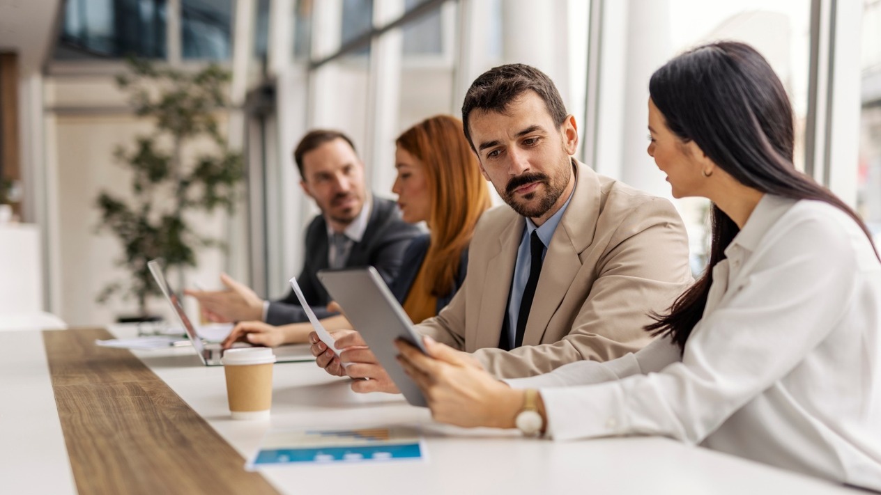 Çalışanlar neden susuyor? Kurumlarda fikir üretiminin önündeki görünmez engel
