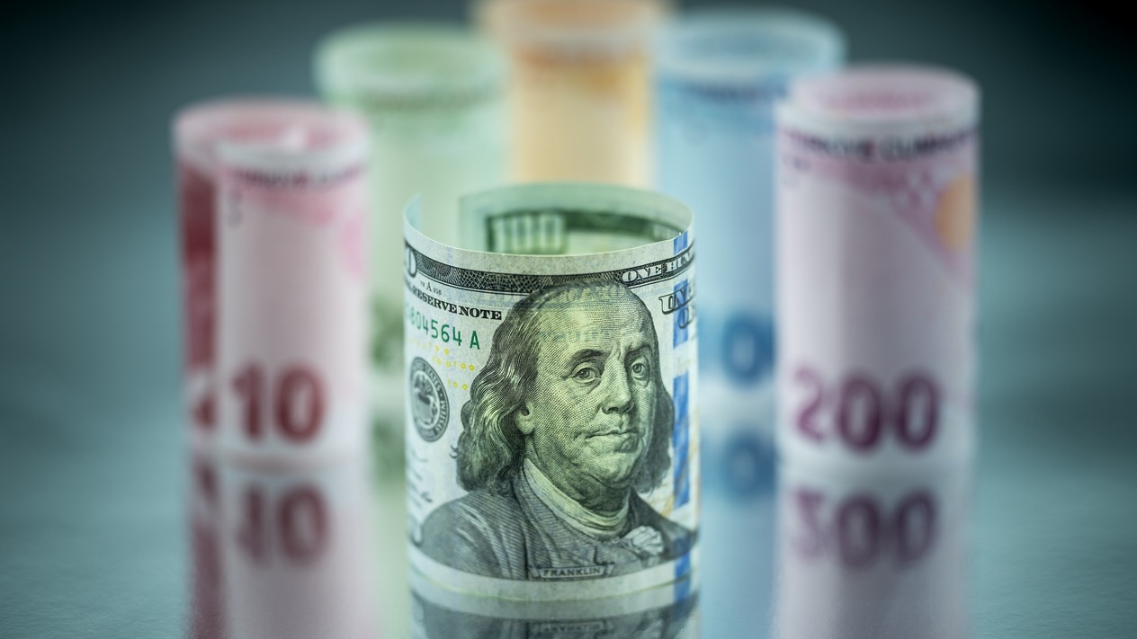 Cari açık 684 milyon dolarla mayısta beklentilerin altında kaldı