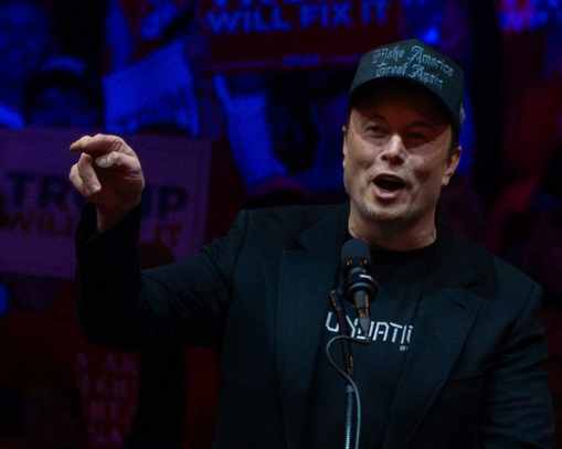 Elon Musk televizyon kanalı mı satın alıyor?