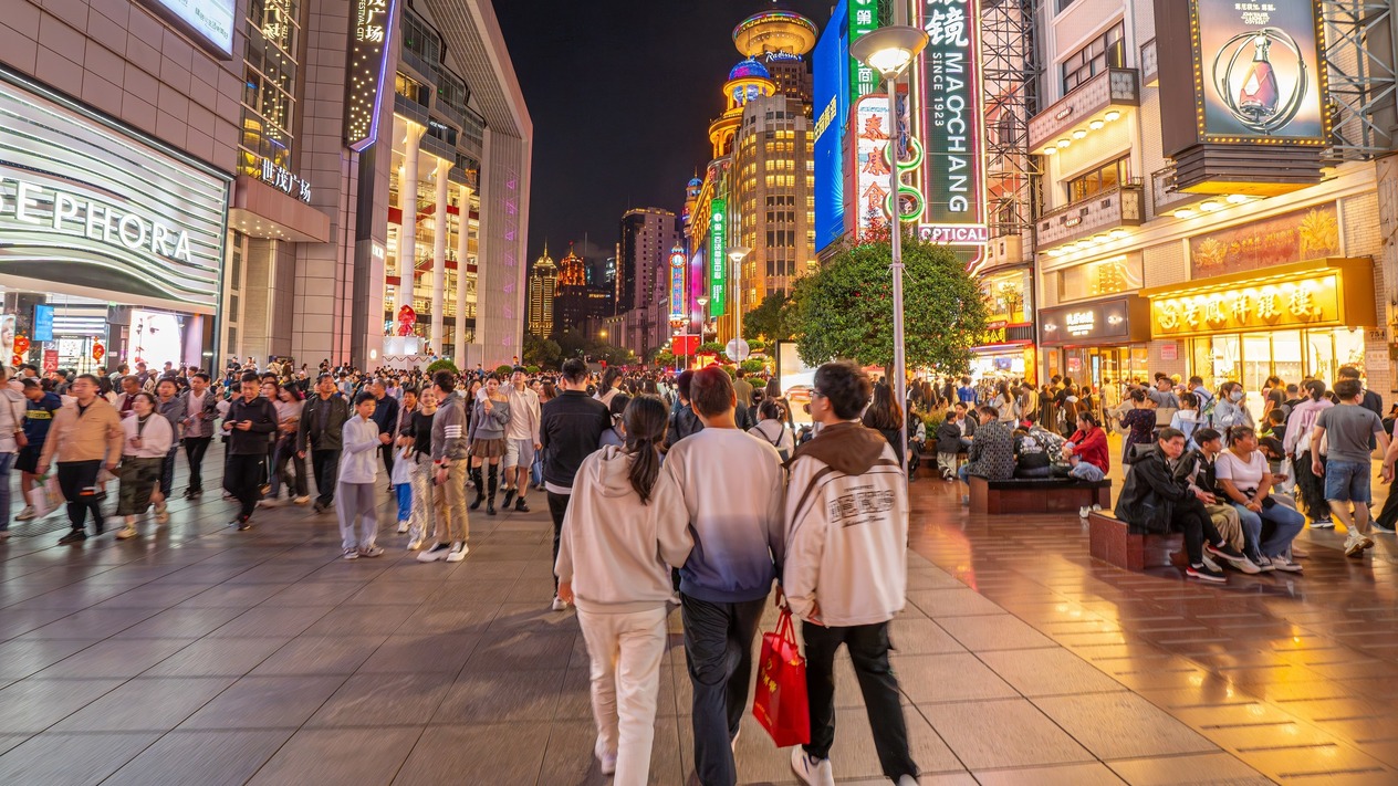 Çin ekonomisindeki yavaşlama ve konut fiyatlarındaki düşüş ekimde derinleşti