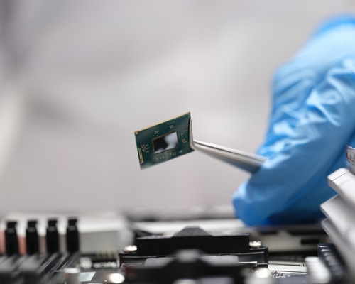 Çin’in 50 milyar dolarlık çip fonu ABD yaptırımlarına karşı strateji değiştiriyor