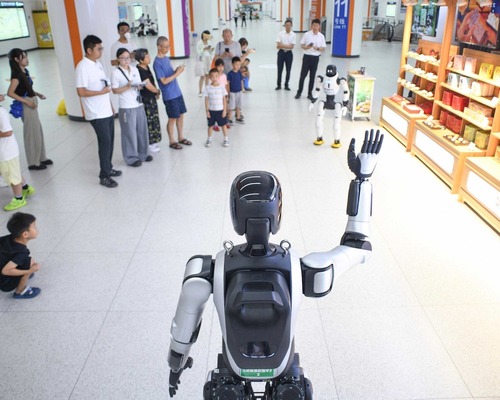 Çin’in insansı robotları henüz çalışacak kadar akıllı değil