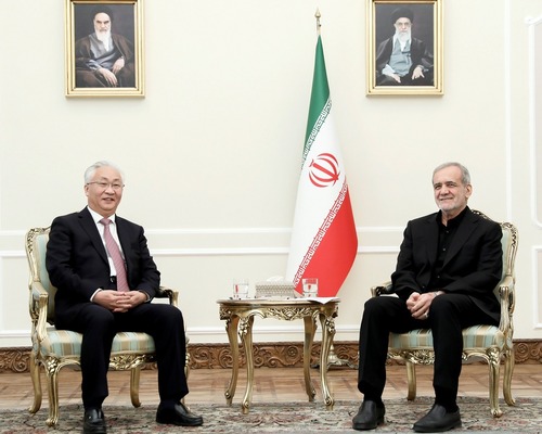 Çin İran’dan nasıl gizlice petrol alıyor?