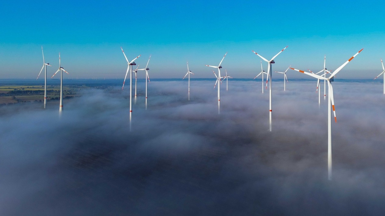 Çin öne çıkıyor: Petrol krizi temiz enerjiye talebi patlattı