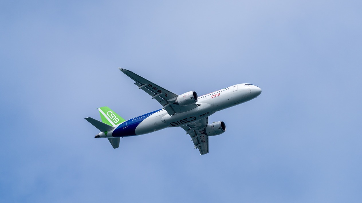Çin yerli yolcu uçağı C919'u dünyaya açmak istiyor
