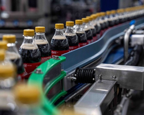 Coca-Cola gelir tahminlerini altüst etti