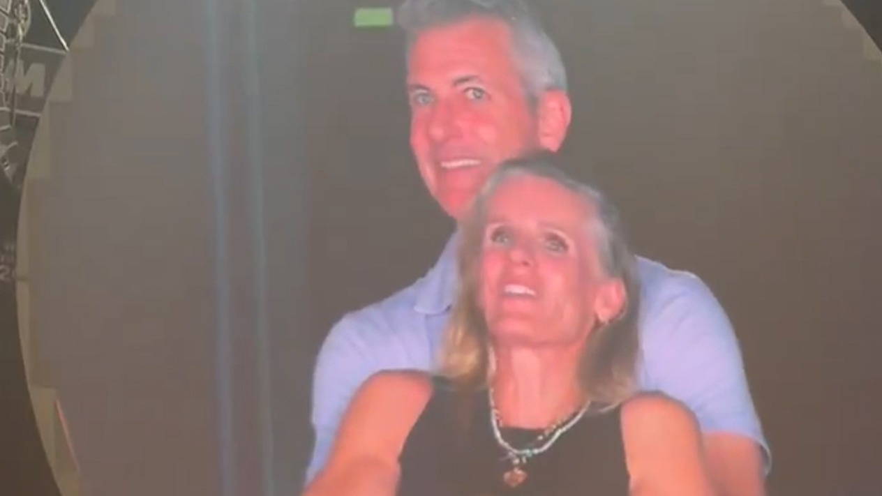 Coldplay konseri, kiss-cam skandalı ve Astronomer CEO’sunun istifası