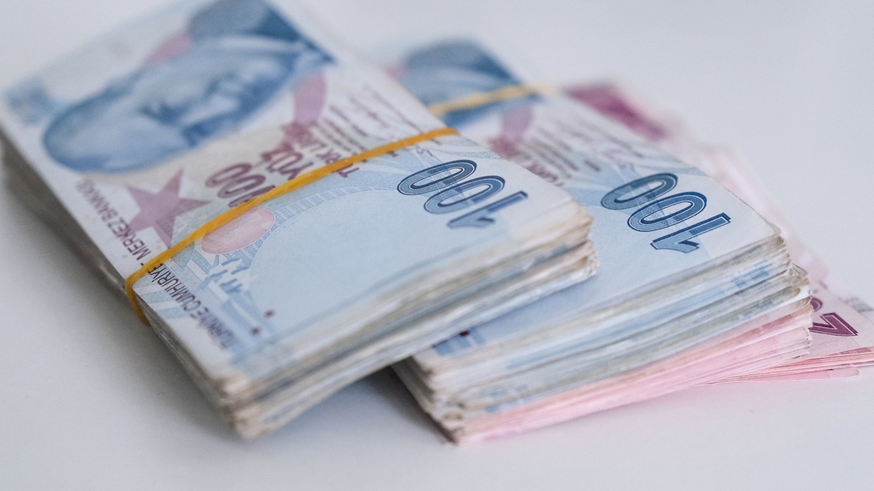 Commerzbank: Türk lirasında kayıp sürebilir