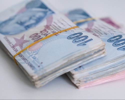 Commerzbank: Türk lirasında kayıp sürebilir
