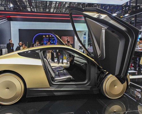 Cybercab tanıtımı Tesla hisselerini yükseltti
