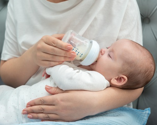 Daha az çocuğu olan ebeveynler, daha pahalı bebek mamalarını tercih ediyor