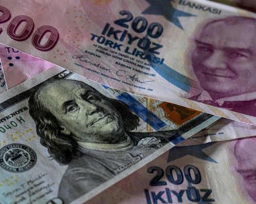 Danske Bank'tan TL için yeni kur tahmini