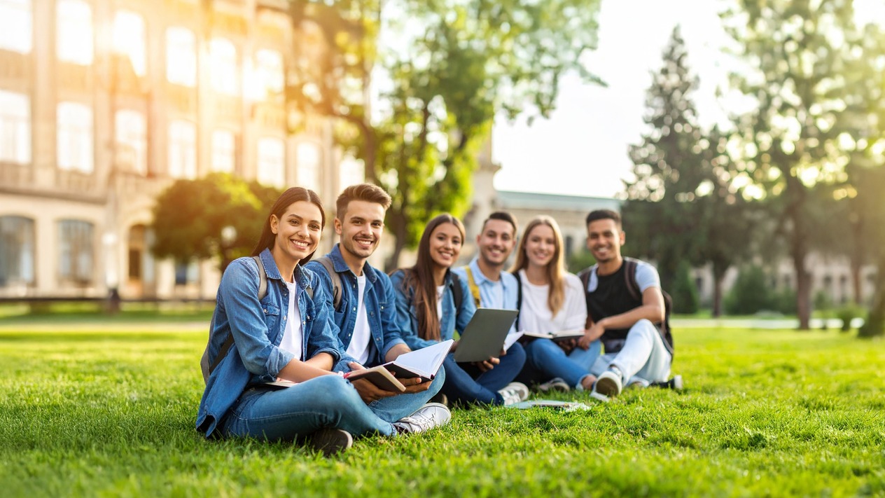 Darüşşafaka’dan üniversite öğrencilerine destek