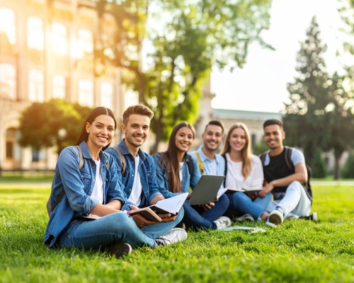 Darüşşafaka’dan üniversite öğrencilerine destek