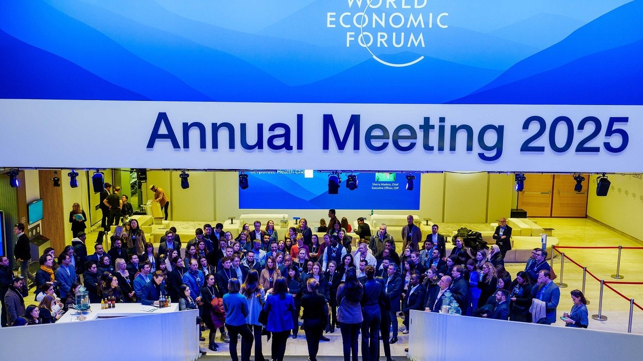  Davos'taki dünya liderleri Trump'a karşı tutumlarını değiştiriyor