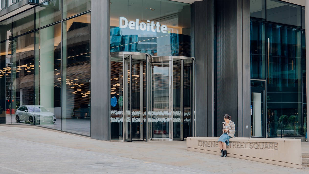 Deloitte ofis katılımını performans değerlendirmelerine dahil etti