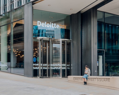 Deloitte ofis katılımını performans değerlendirmelerine dahil etti