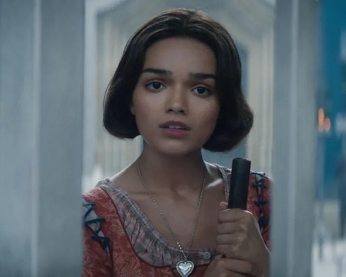 Disney’in Pamuk Prenses filmi olumsuz eleştirilere rağmen gişede zirvede  