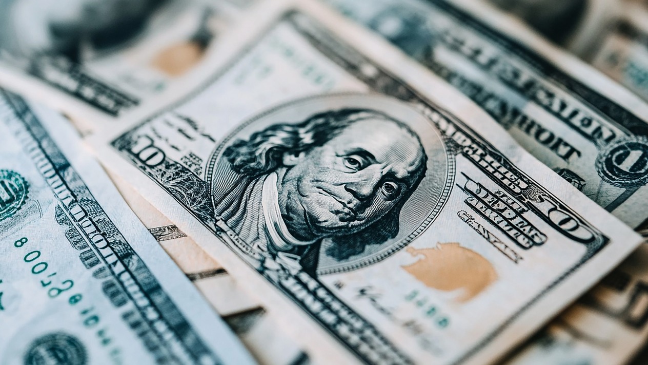 Dolar küresel ödemelerde yeniden zirvede