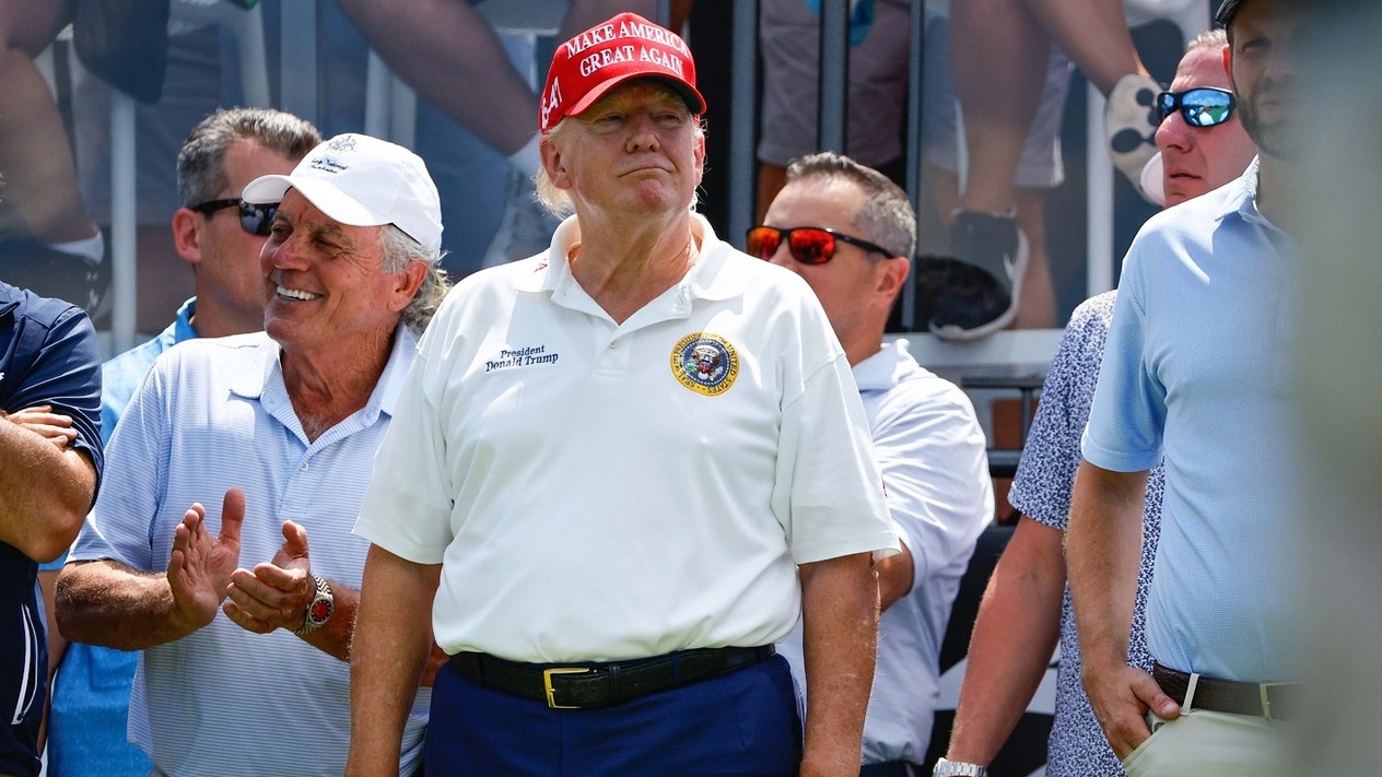 Donald Trump’ın golf imparatorluğu 2025’te 392 milyon dolar gelir elde etti