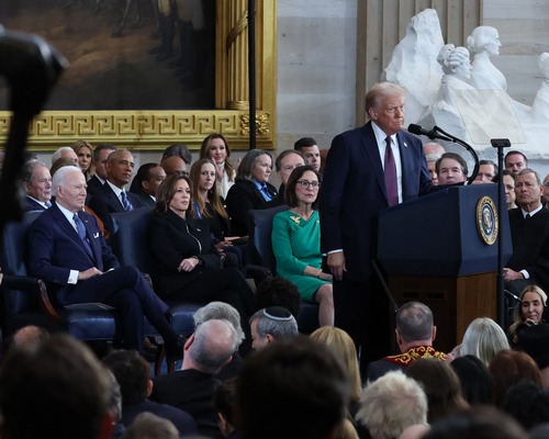 Donald Trump yemin ederek ABD'nin 47. Başkanı oldu: Trump'ın ilk konuşmasında verdiği mesajlar