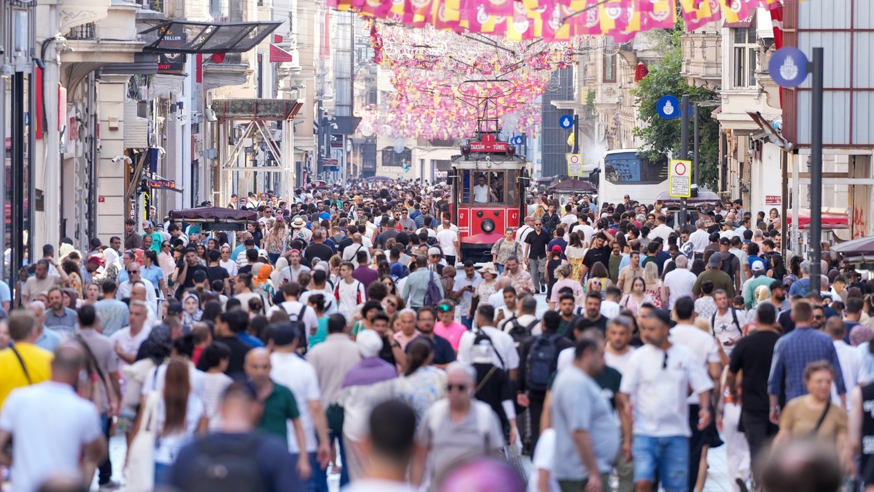 Dönemsel nüfus verileri ilk kez açıklandı: Türkiye'nin nüfusu 6 ayda 160 bin arttı